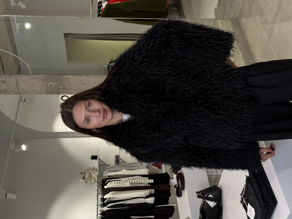 Шубка з еко хутра 22 чорна, 44