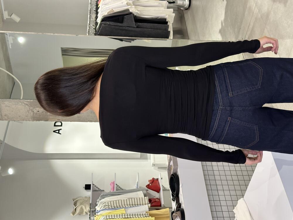 Лонгслів виріз човником чорний, M