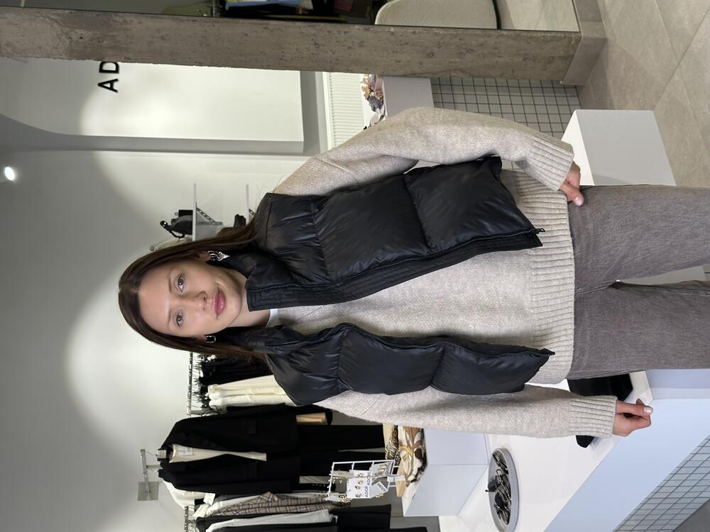 Жилет-пуфер вкорочений чорний