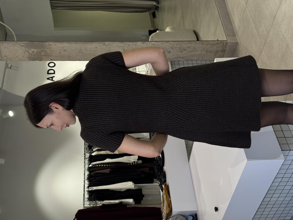 Сукня тепла з акцентом на талії короткий рукав шоколад, one size