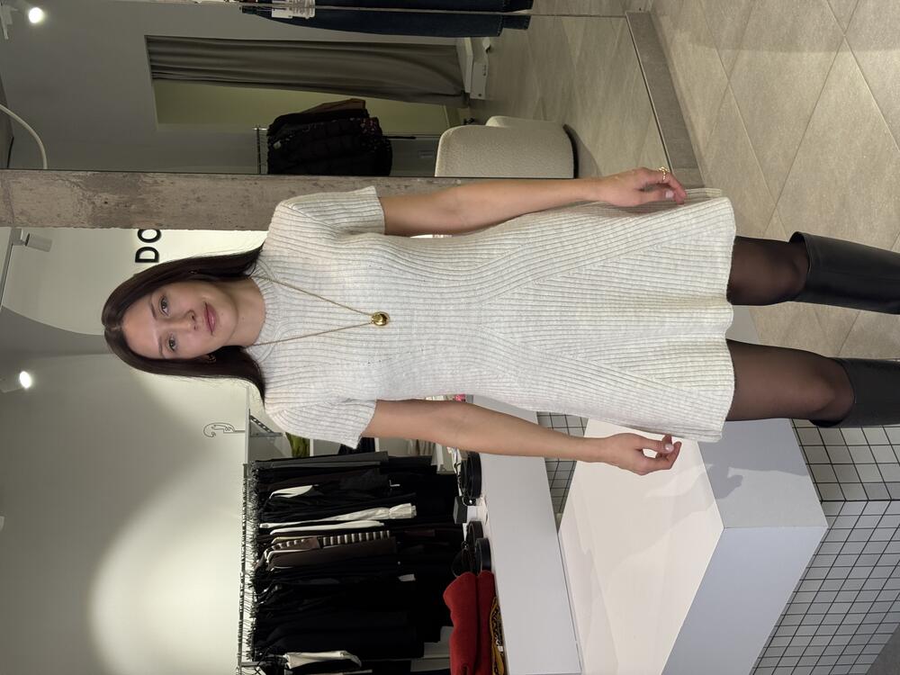 Сукня тепла з акцентом на талії короткий рукав беж