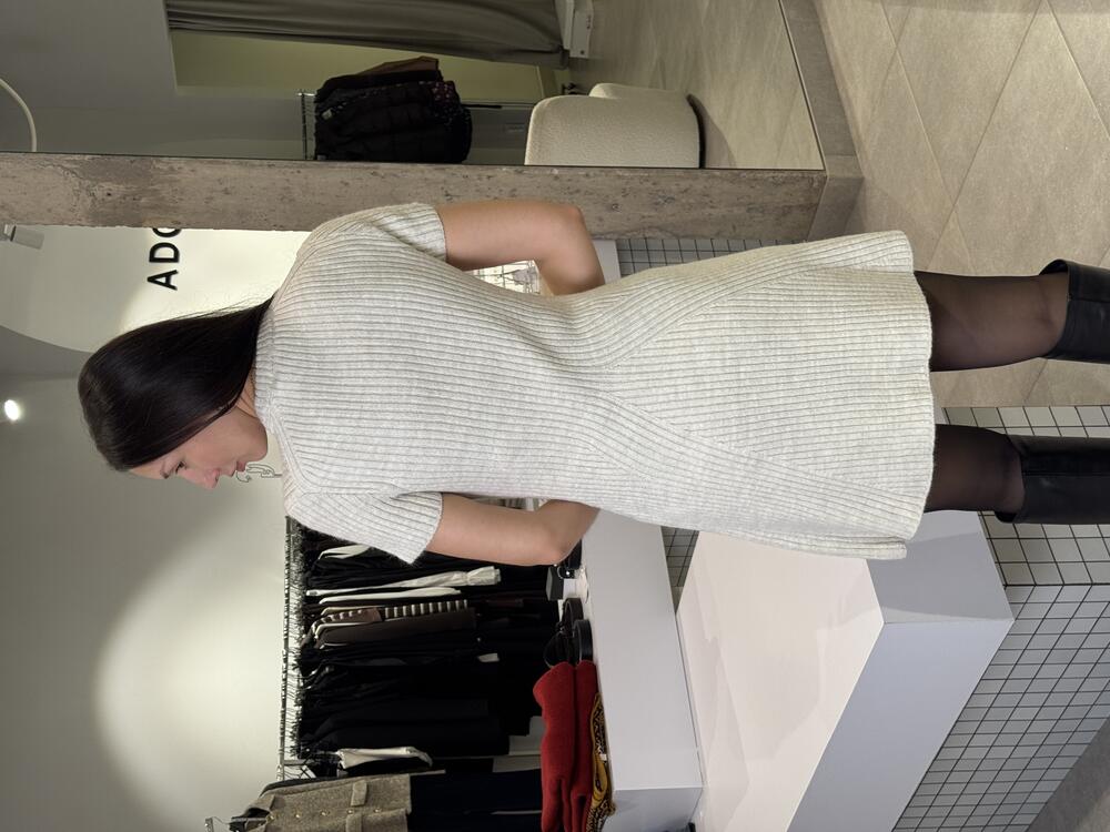 Сукня тепла з акцентом на талії короткий рукав беж, one size