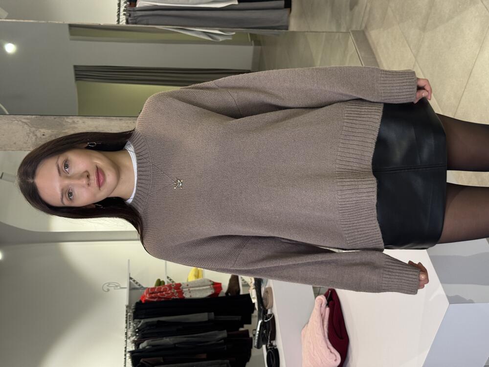 Светр базовий minimalist yet капучіно