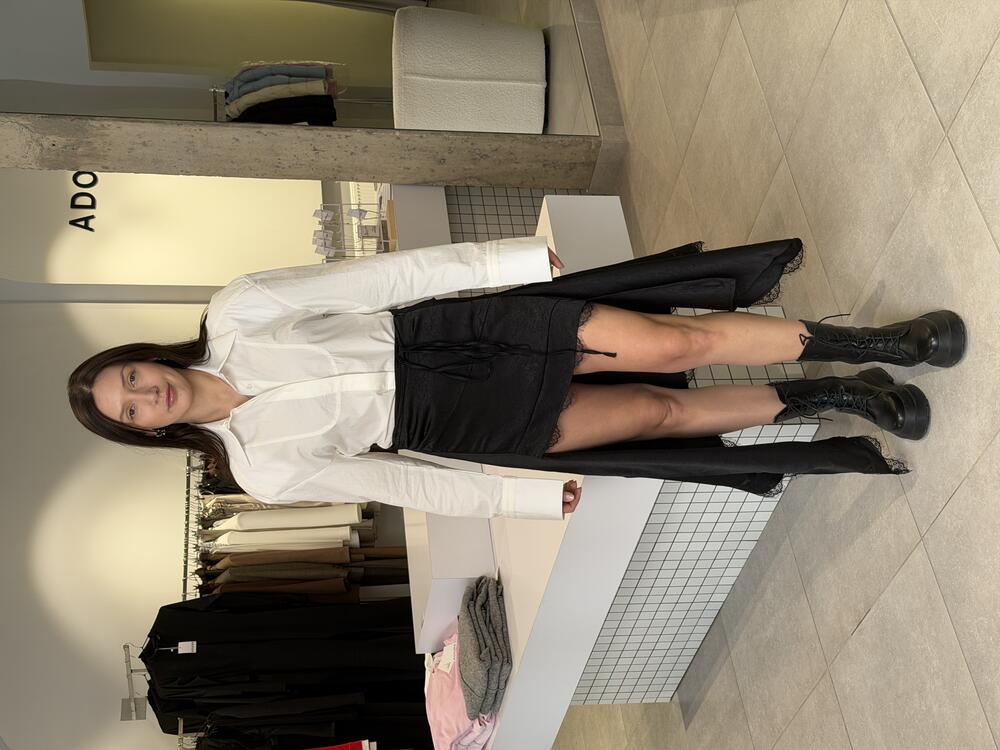 Асиметрична спідниця з мереживом 